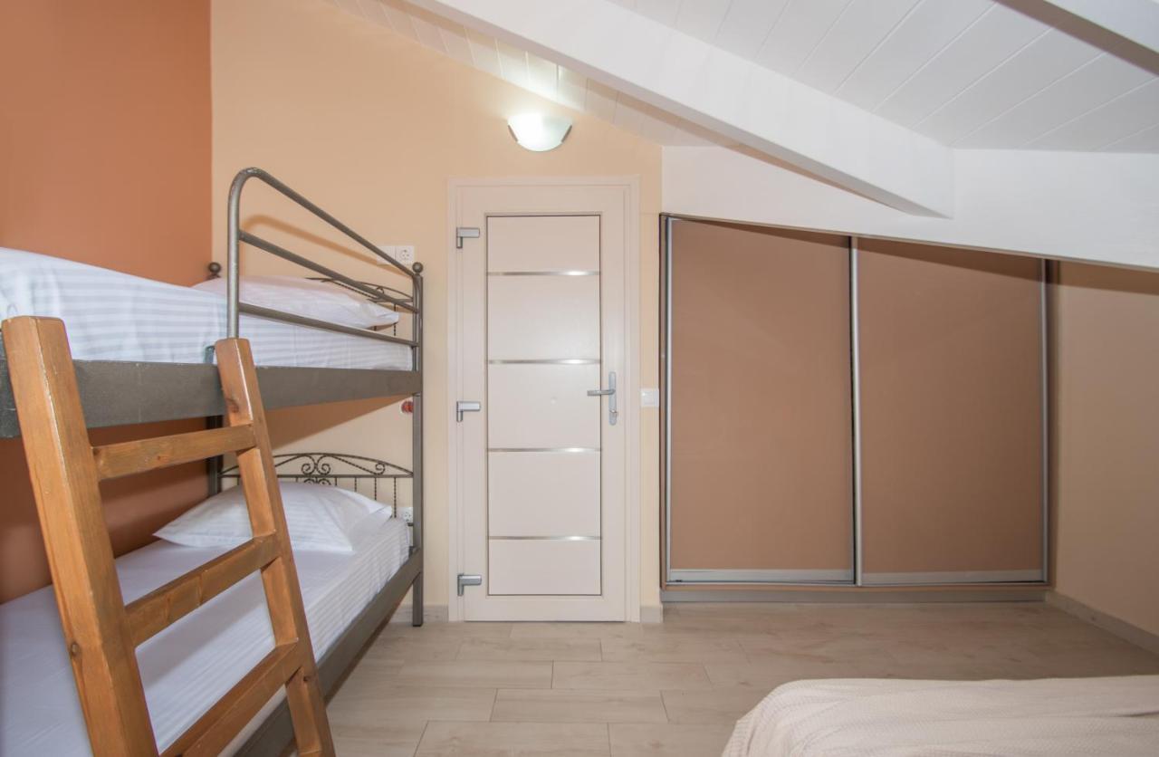 Gold Olive Apartment